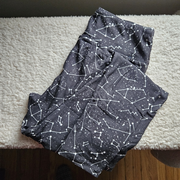 New LuLaRoe Constellation Leggings - Picture 1 of 4